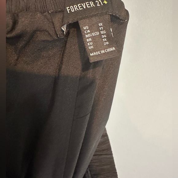 Forever 21 Plus Size Textured Tie-Waist Pants in Black - Picture 9 of 11